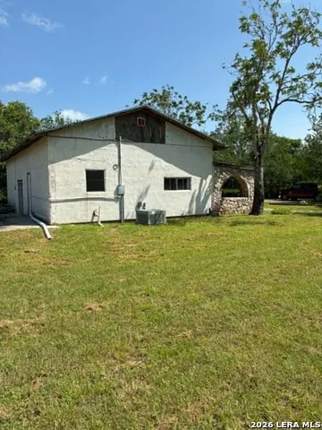 261 CR 402 Beeville, TX 78102