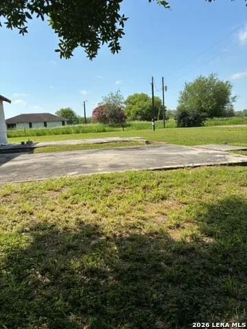 261 CR 402 Beeville, TX 78102
