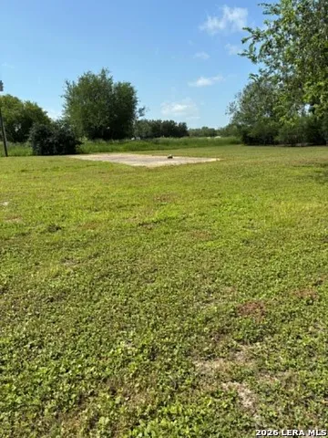261 CR 402 Beeville, TX 78102