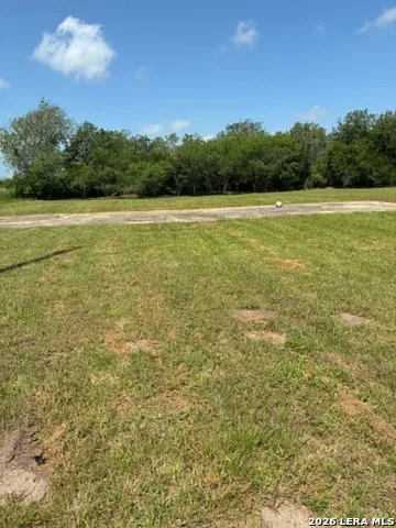 261 CR 402 Beeville, TX 78102