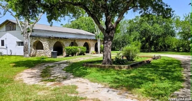 261 CR 402 Beeville, TX 78102