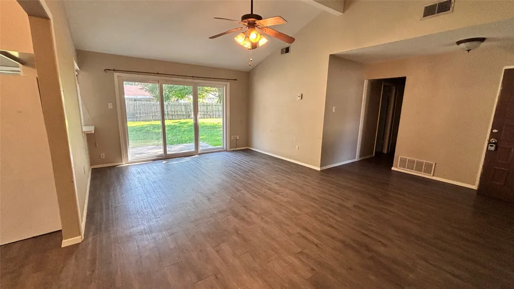 1117 High Point Road Arlington, TX 76015