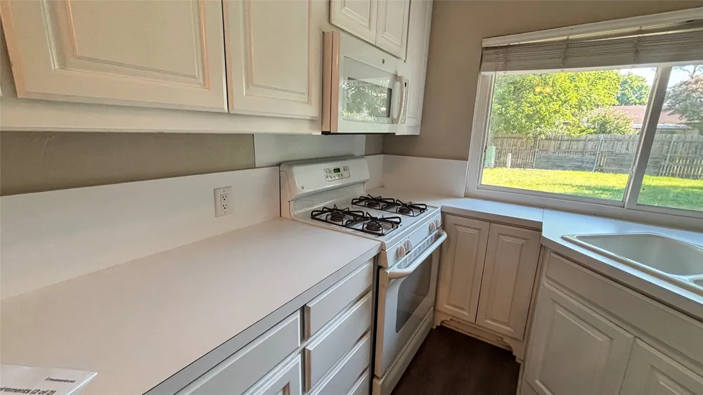 1117 High Point Road Arlington, TX 76015