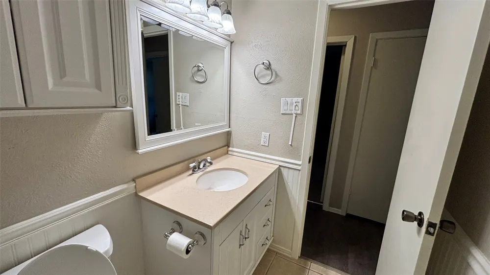 1117 High Point Road Arlington, TX 76015