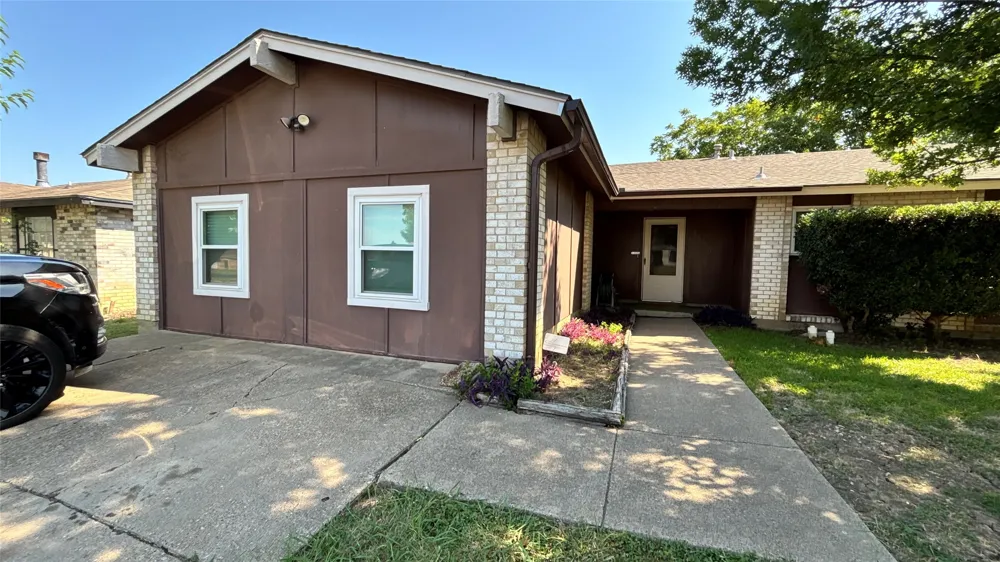 1117 High Point Road Arlington, TX 76015