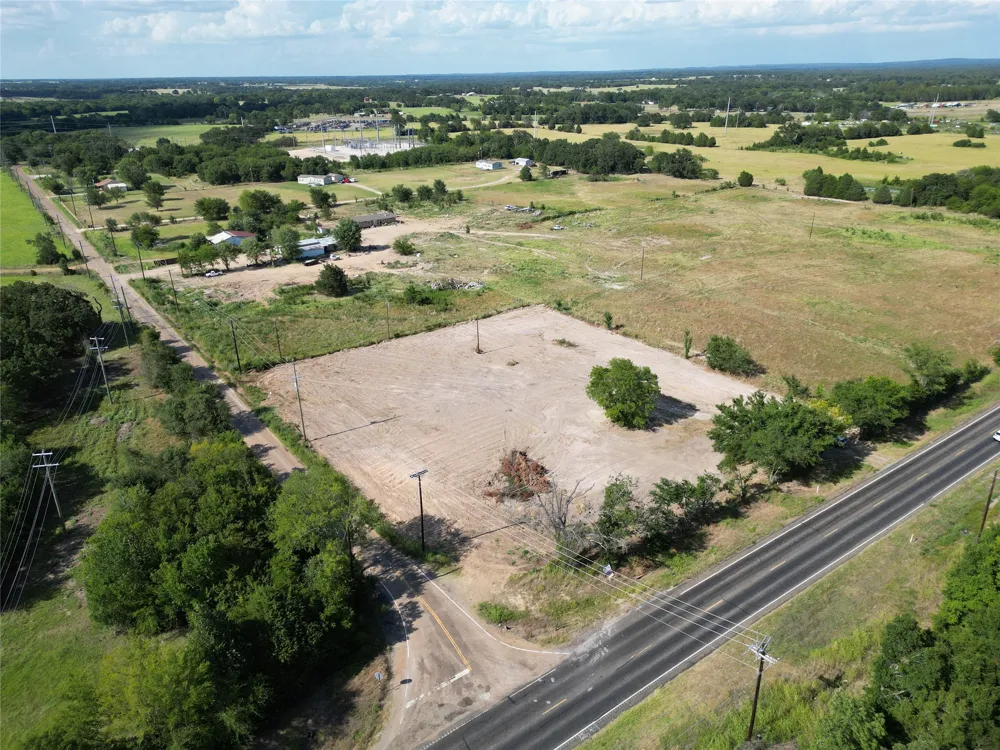 2324 E Main Street Gun Barrel City, TX 75156
