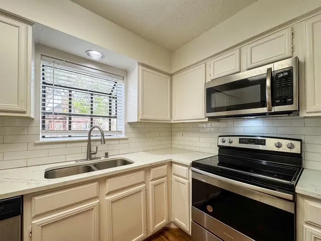 15151 Berry Trail #805 Dallas, TX 75248