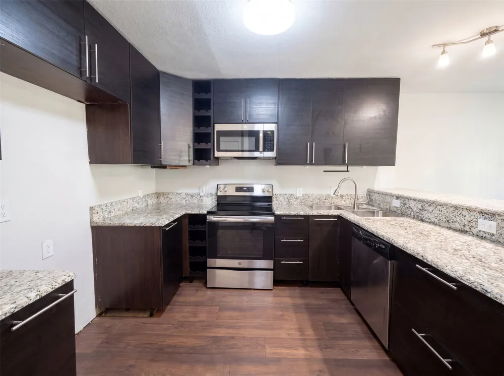 4526 S Horseshoe Trail The Colony, TX 75056