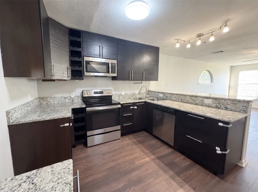 4526 S Horseshoe Trail The Colony, TX 75056
