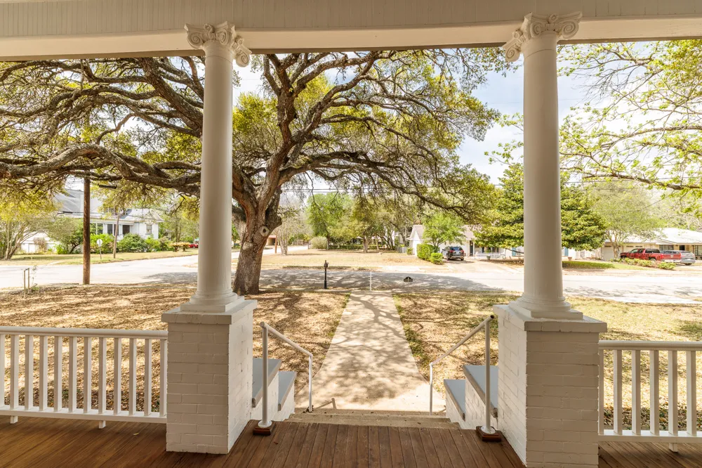 604 Saint Michael Street Gonzales, TX 78629