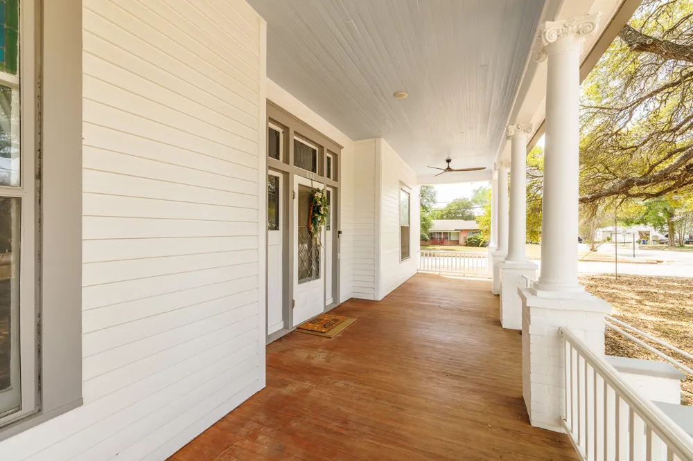 604 Saint Michael Street Gonzales, TX 78629