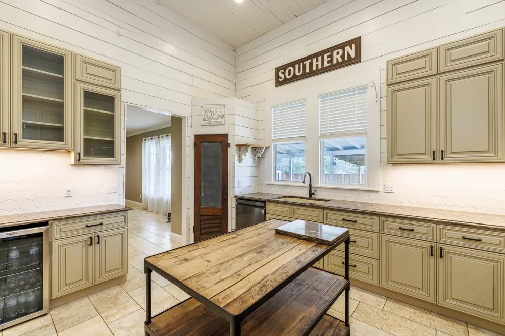 604 Saint Michael Street Gonzales, TX 78629