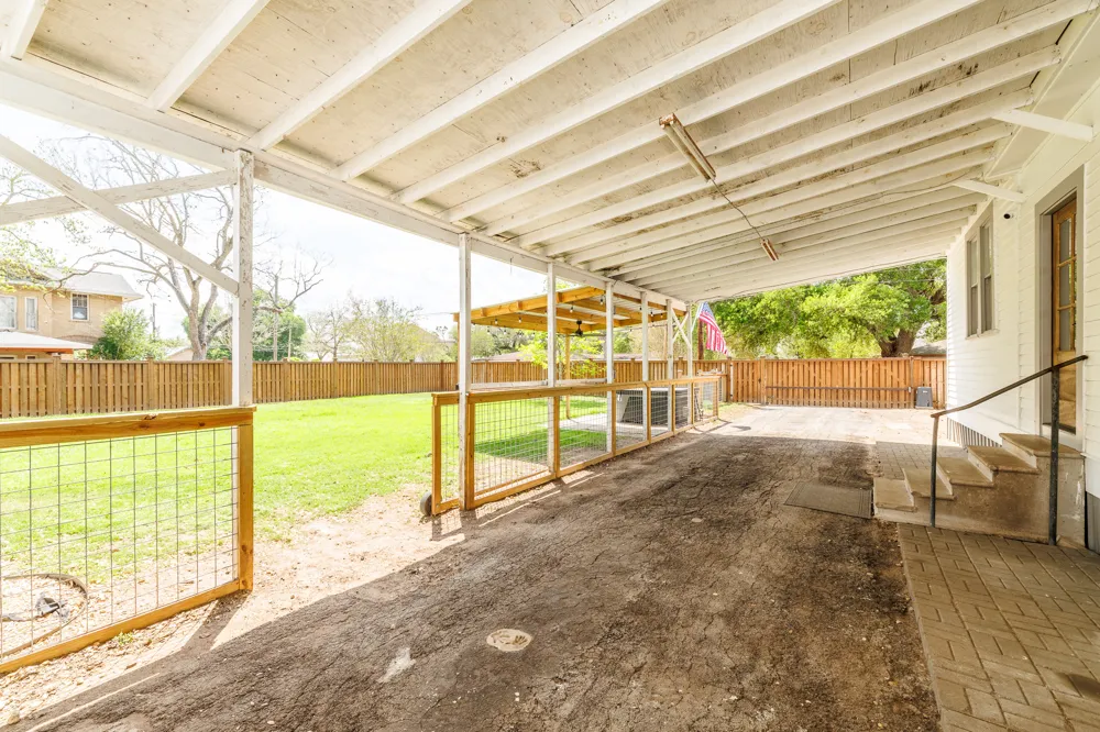 604 Saint Michael Street Gonzales, TX 78629