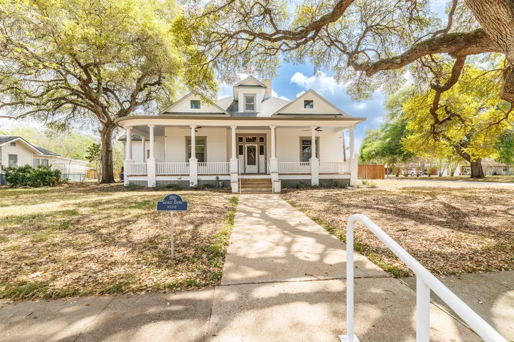 604 Saint Michael Street Gonzales, TX 78629