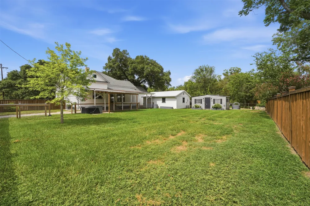 604 Saint Michael Street Gonzales, TX 78629