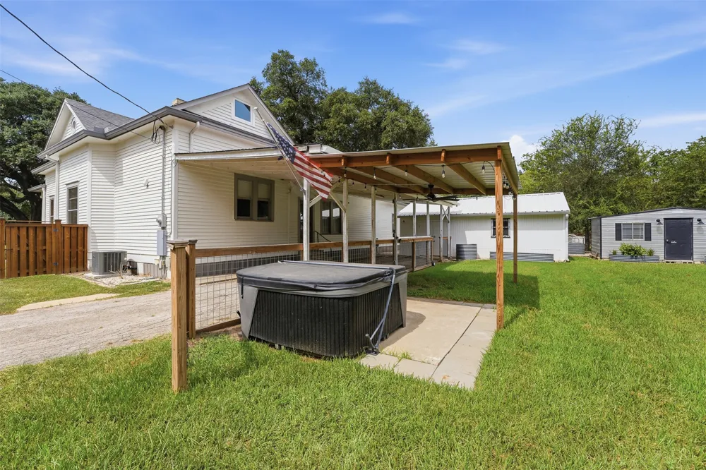 604 Saint Michael Street Gonzales, TX 78629