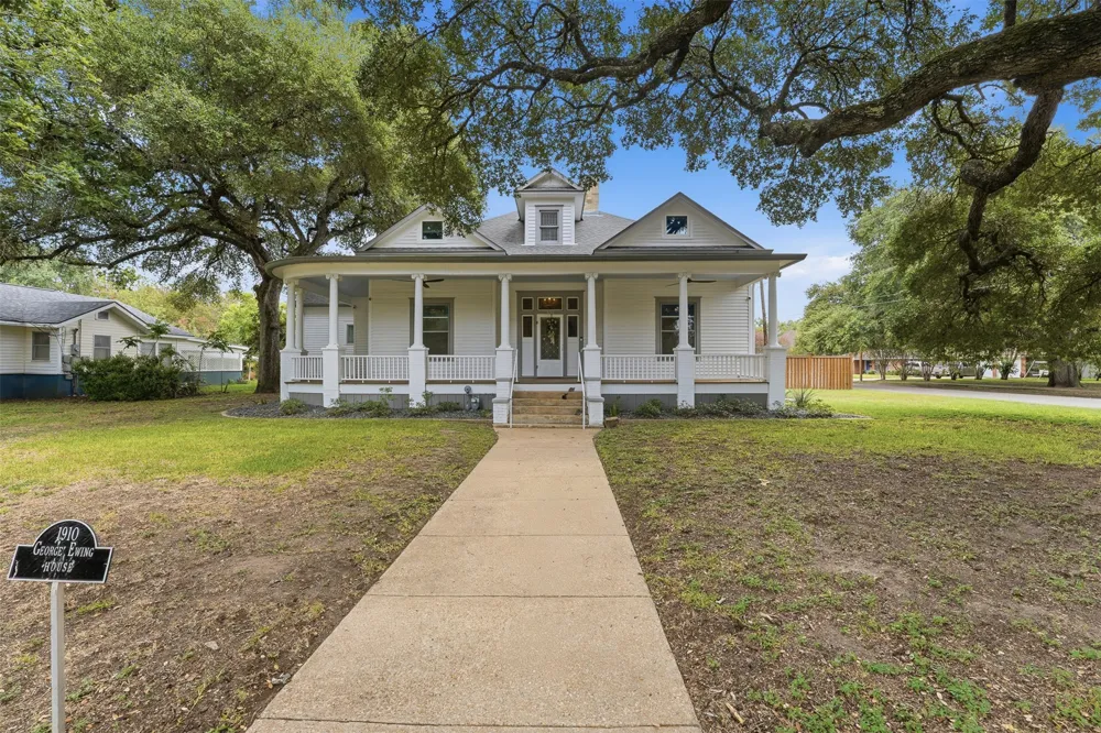 604 Saint Michael Street Gonzales, TX 78629