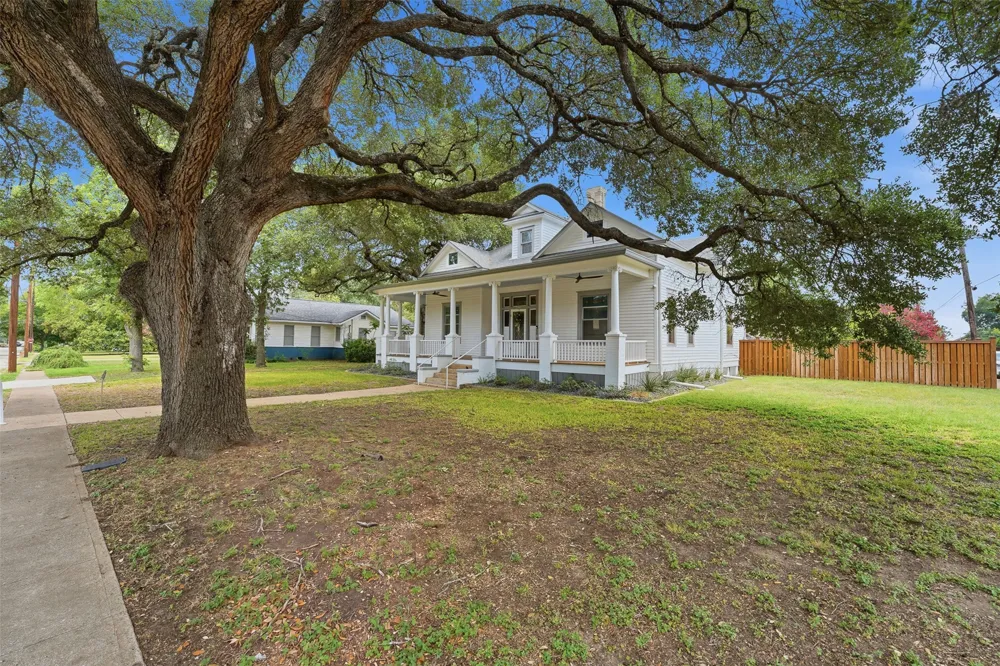 604 Saint Michael Street Gonzales, TX 78629