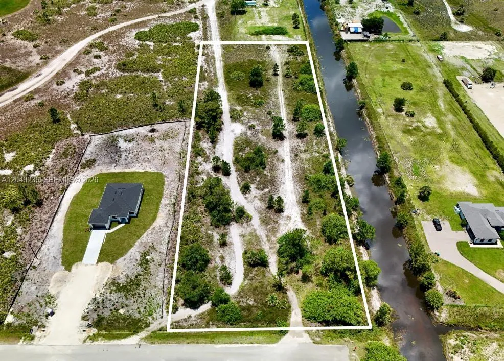 60th Ave NE Naples, FL 34120