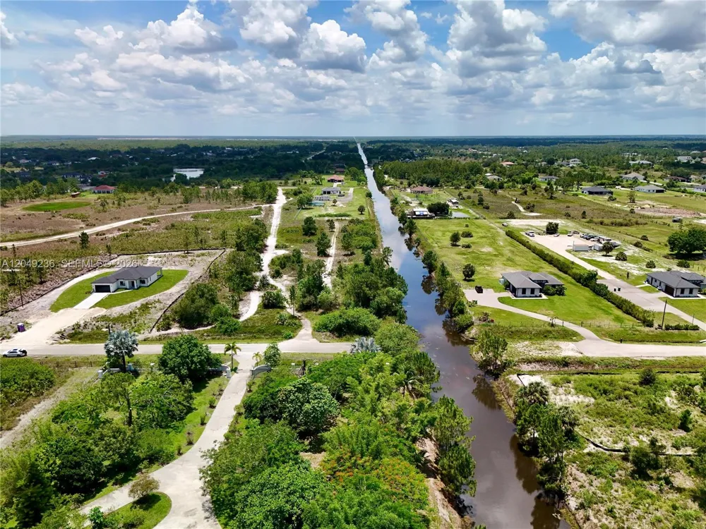 60th Ave NE Naples, FL 34120
