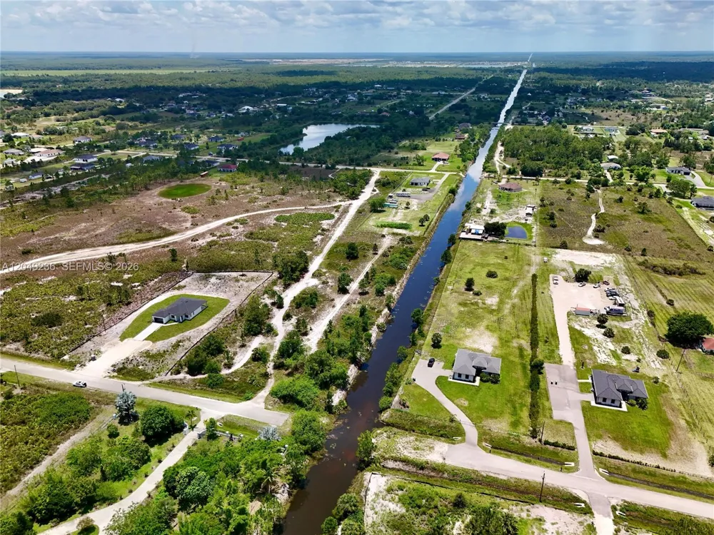 60th Ave NE Naples, FL 34120