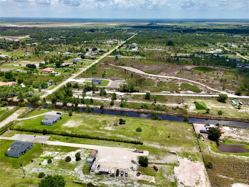 60th Ave NE Naples, FL 34120