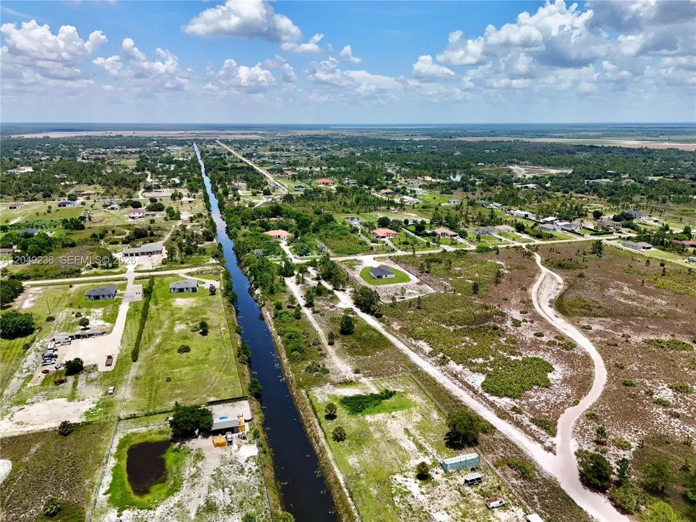 60th Ave NE Naples, FL 34120