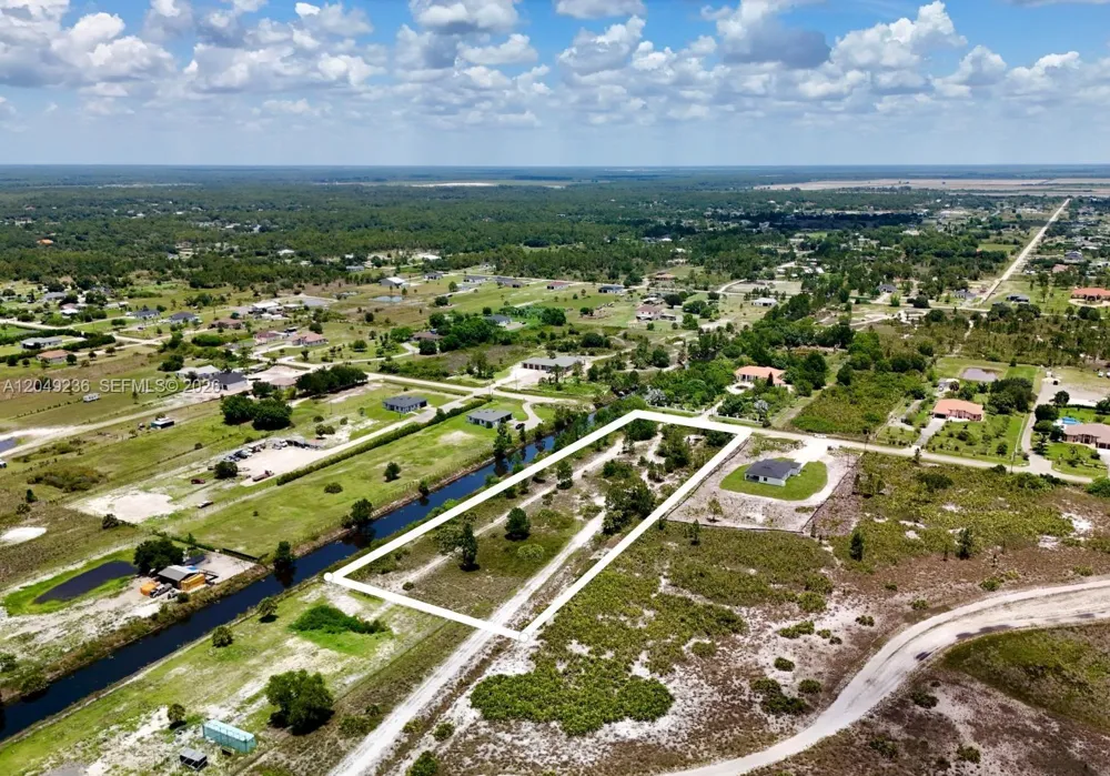 60th Ave NE Naples, FL 34120