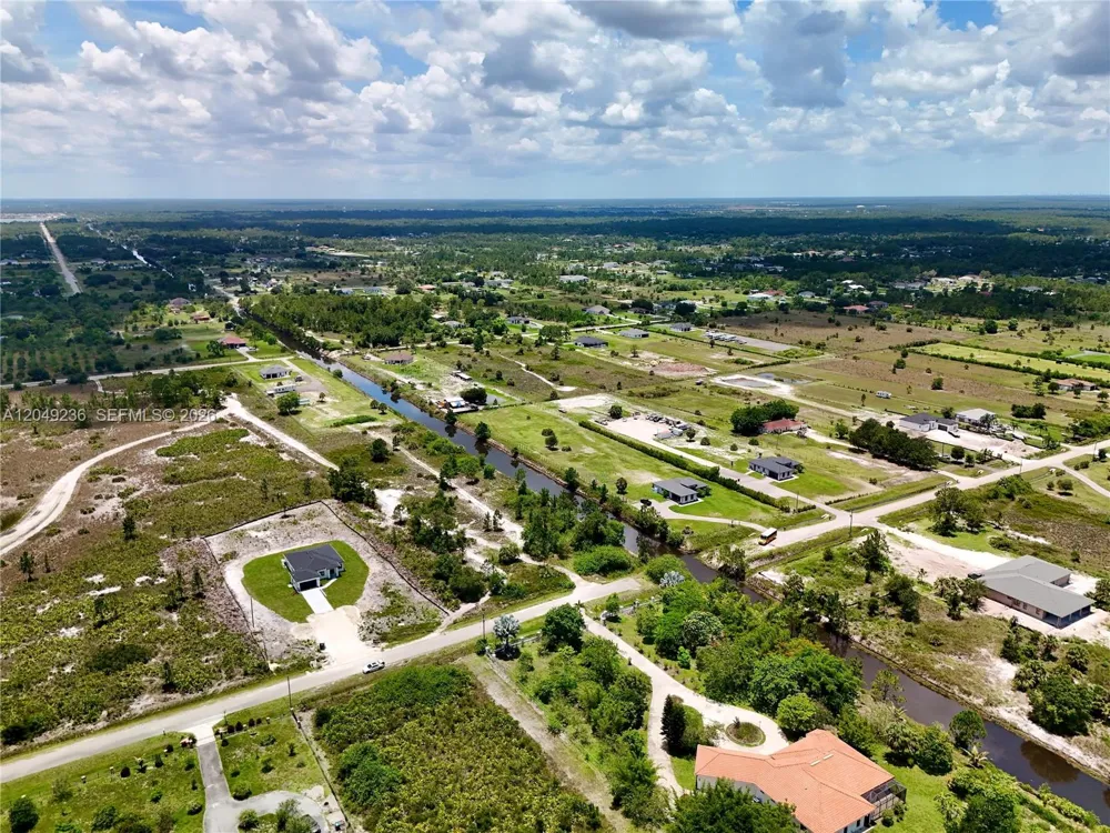 60th Ave NE Naples, FL 34120