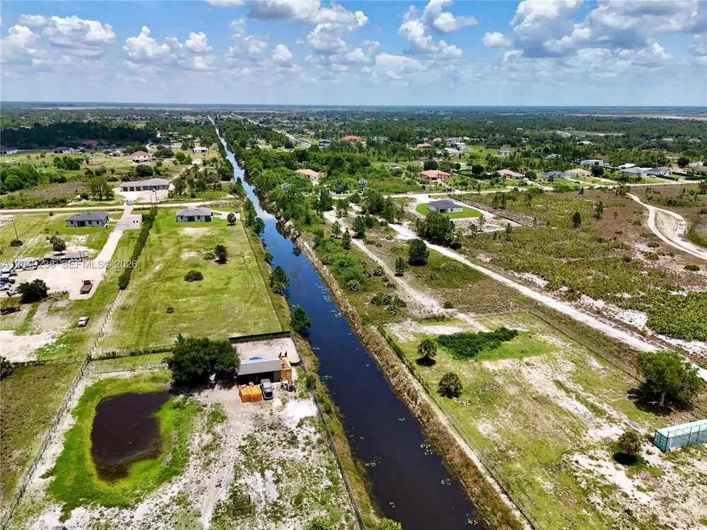 60th Ave NE Naples, FL 34120