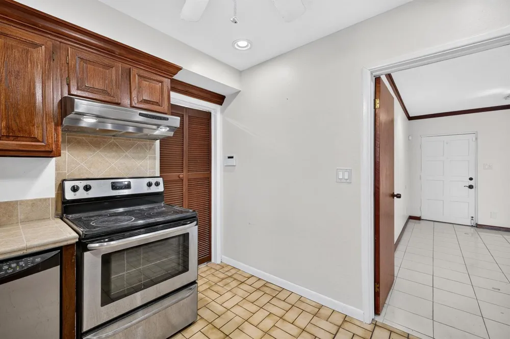 2060 Tropic Isle Lauderdale By The Sea, FL 33062