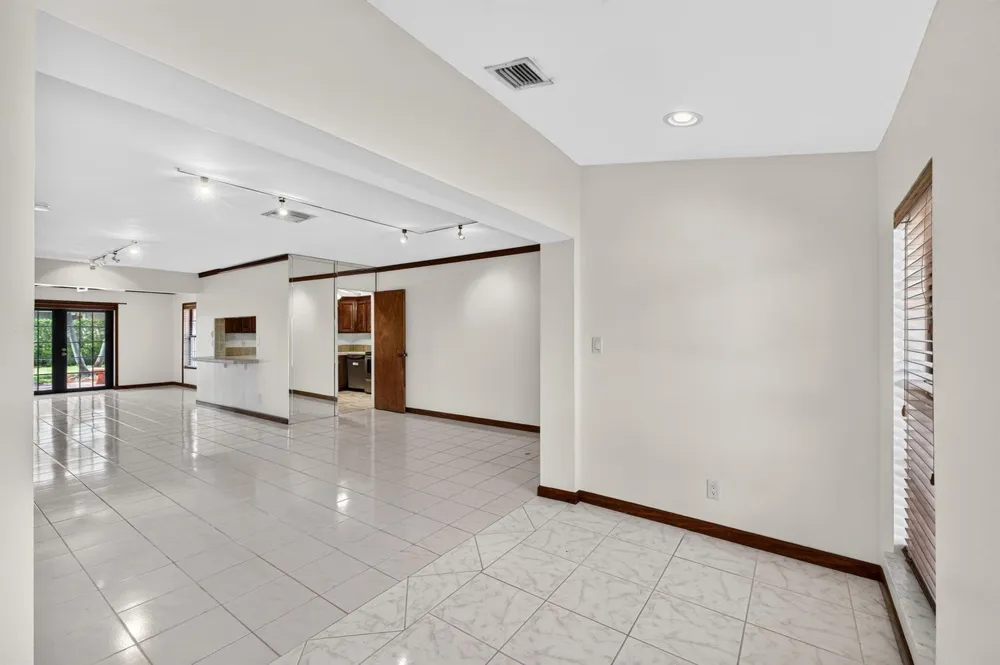2060 Tropic Isle Lauderdale By The Sea, FL 33062
