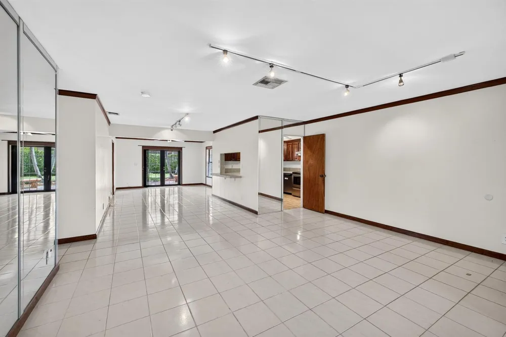 2060 Tropic Isle Lauderdale By The Sea, FL 33062