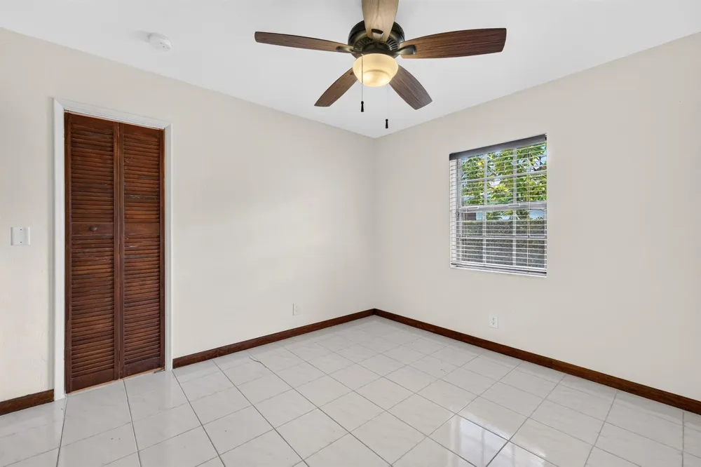2060 Tropic Isle Lauderdale By The Sea, FL 33062