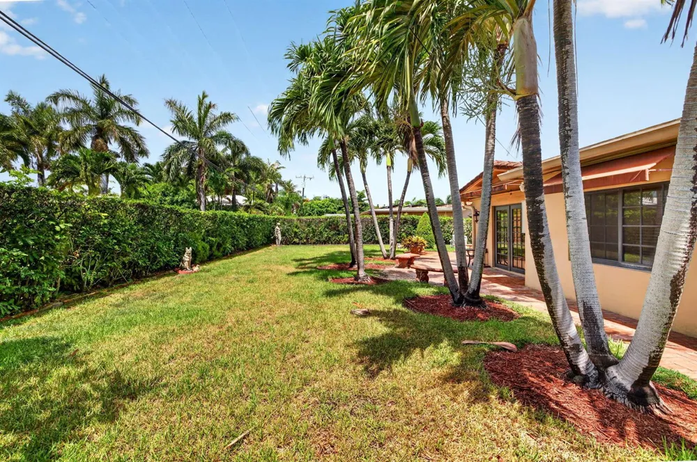 2060 Tropic Isle Lauderdale By The Sea, FL 33062