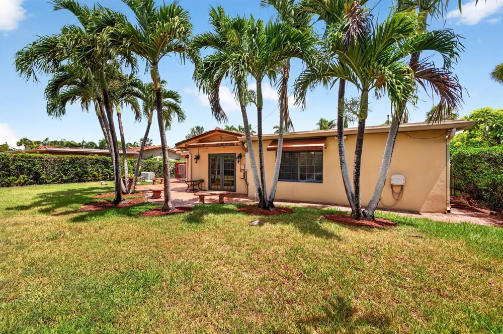 2060 Tropic Isle Lauderdale By The Sea, FL 33062