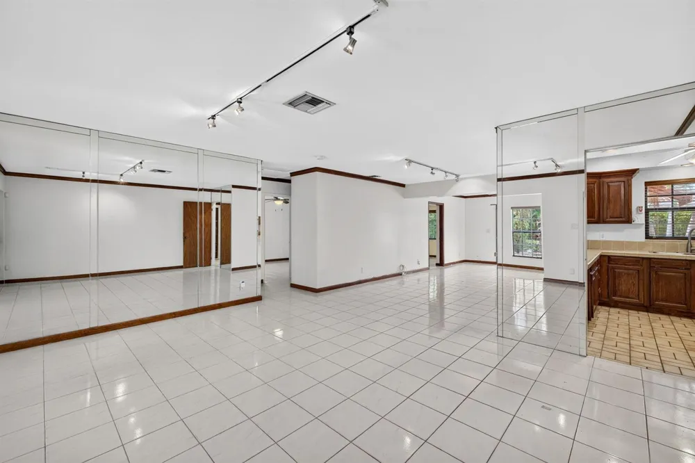 2060 Tropic Isle Lauderdale By The Sea, FL 33062