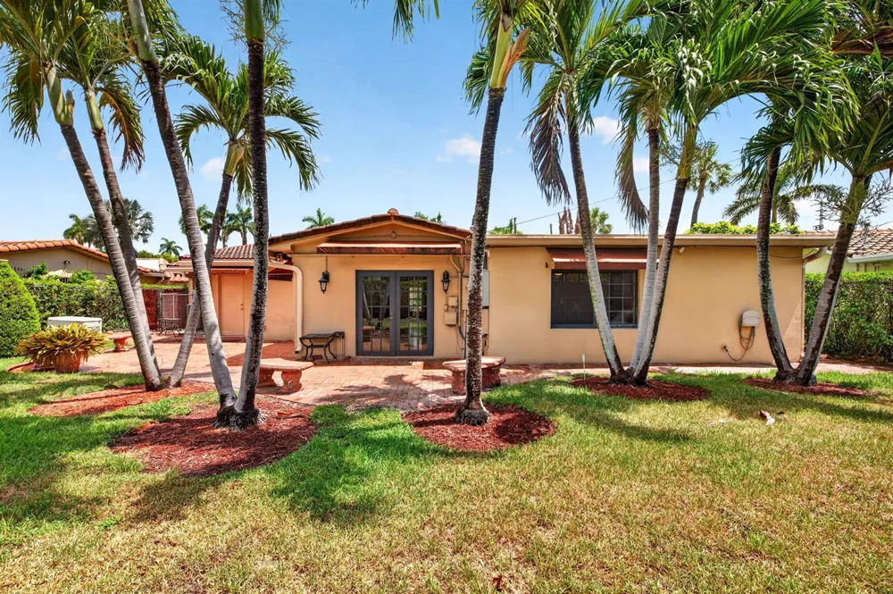 2060 Tropic Isle Lauderdale By The Sea, FL 33062