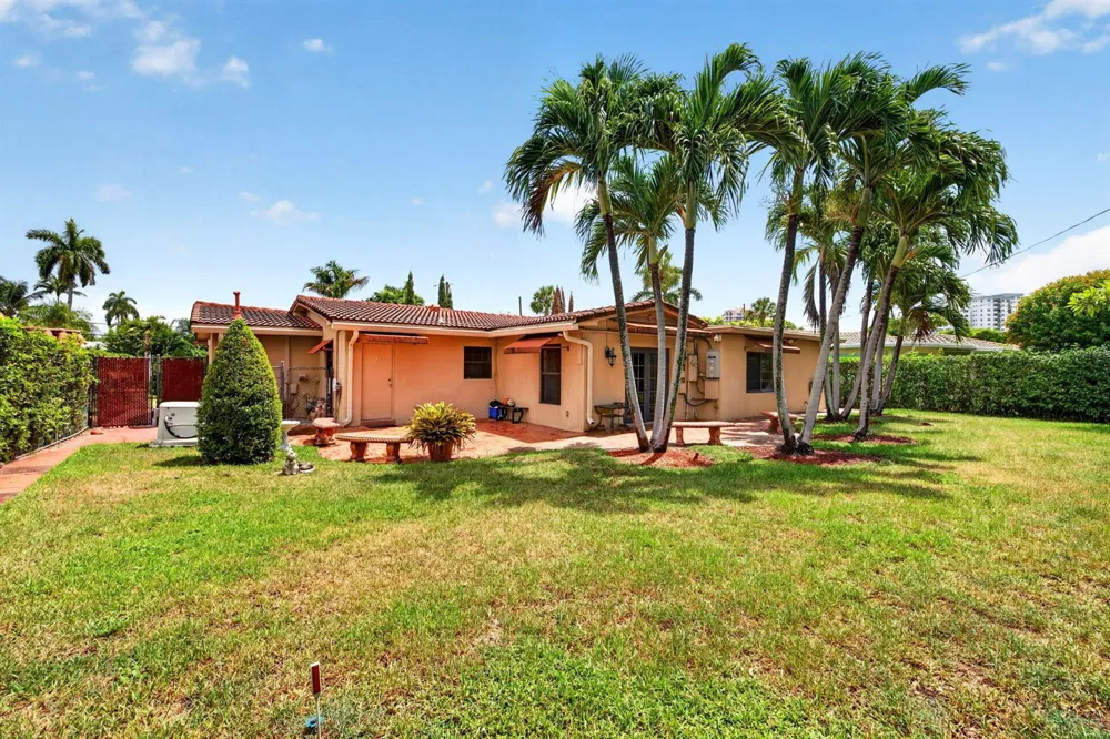 2060 Tropic Isle Lauderdale By The Sea, FL 33062