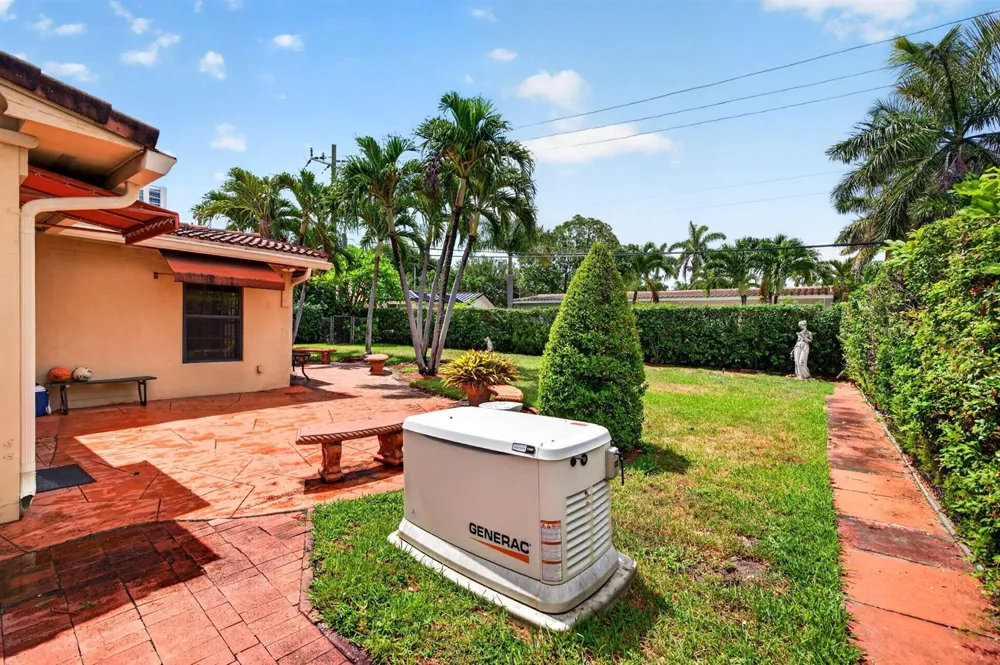 2060 Tropic Isle Lauderdale By The Sea, FL 33062