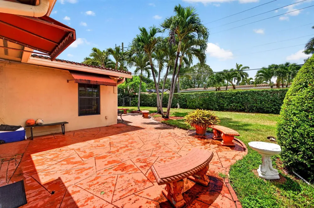 2060 Tropic Isle Lauderdale By The Sea, FL 33062