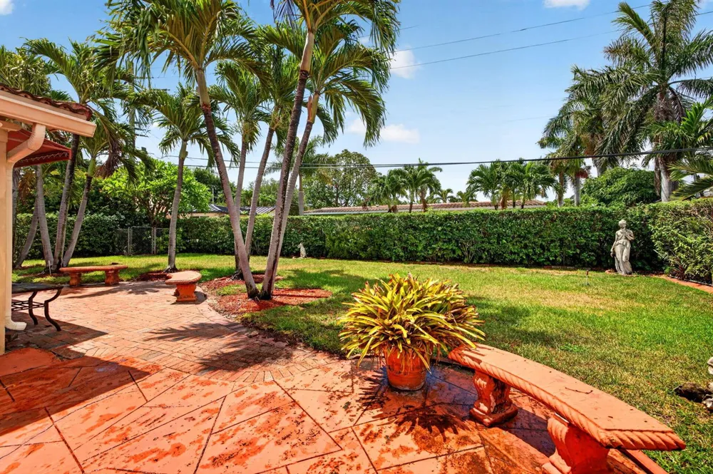 2060 Tropic Isle Lauderdale By The Sea, FL 33062