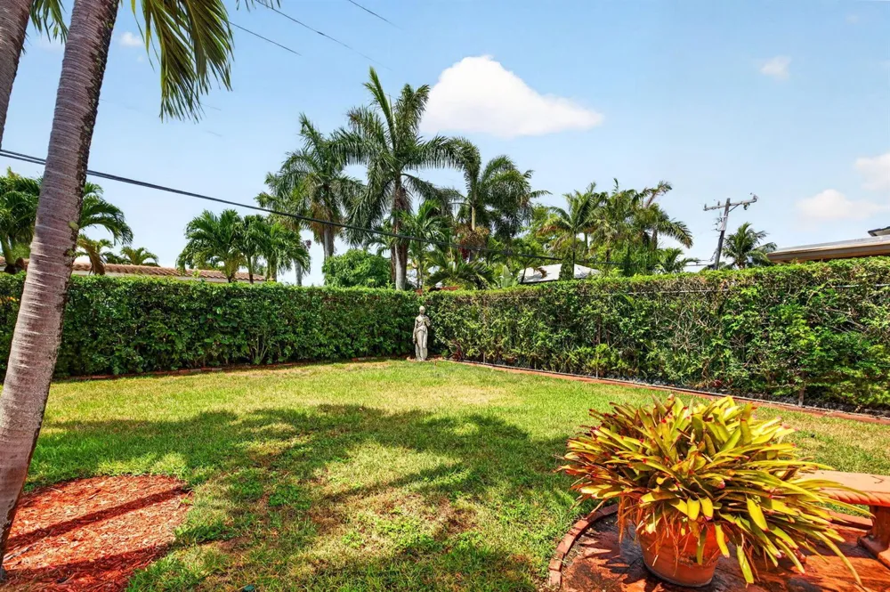 2060 Tropic Isle Lauderdale By The Sea, FL 33062
