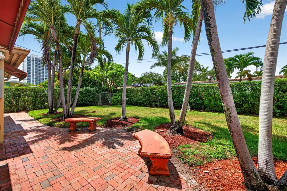 2060 Tropic Isle Lauderdale By The Sea, FL 33062