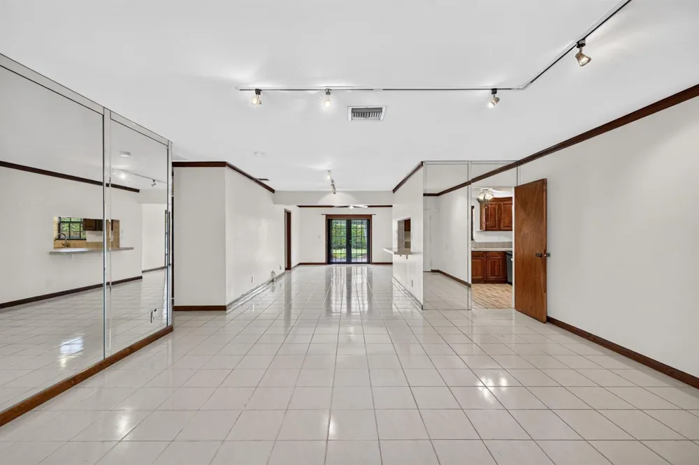 2060 Tropic Isle Lauderdale By The Sea, FL 33062