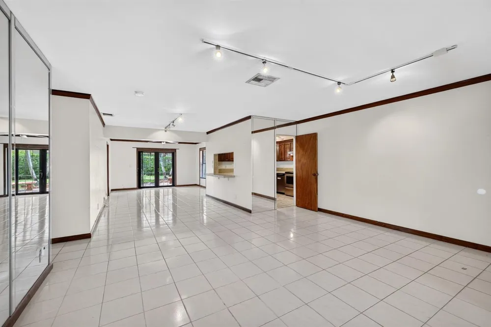 2060 Tropic Isle Lauderdale By The Sea, FL 33062