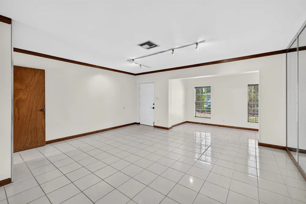2060 Tropic Isle Lauderdale By The Sea, FL 33062