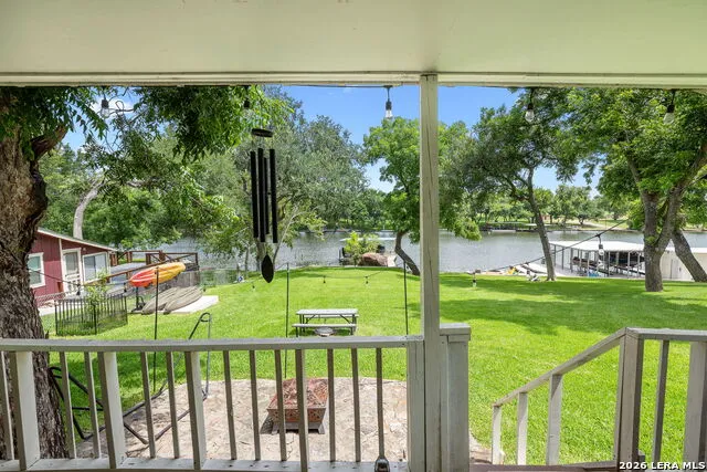 806 CLEN OAK PKWY Burnet, TX 78611