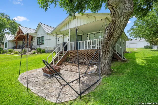 806 CLEN OAK PKWY Burnet, TX 78611