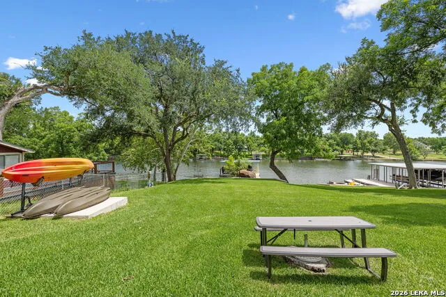 806 CLEN OAK PKWY Burnet, TX 78611